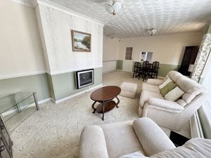 Lounge- click for photo gallery
